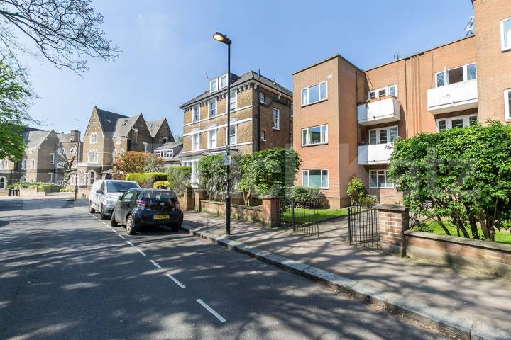 Located in the heart of Crouch End  close to all its boutiques and cafes  Crescent Road, Crouch End